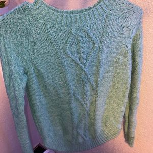 Light green sweater, Woman’s size xs